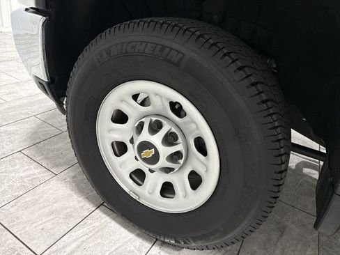 Used 2025 Chevrolet Silverado 3500 W/T w/ WT/CX Safety Package AWD/4WD image 34
