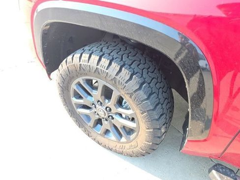 Used 2025 Toyota Tundra Platinum AWD/4WD image 12