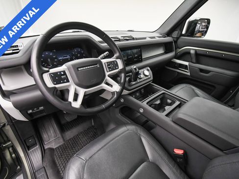 Used 2024 Land Rover Defender 110 S image 11