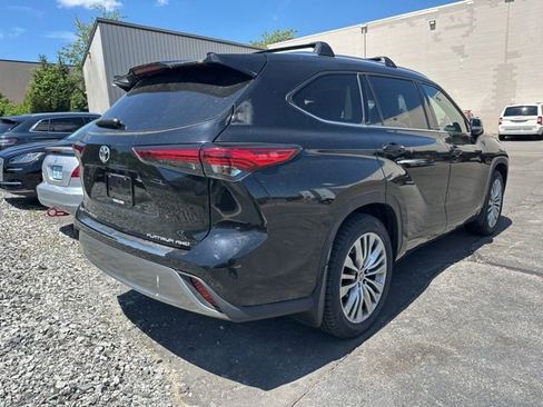 Used 2023 Toyota Highlander Platinum AWD/4WD image 5