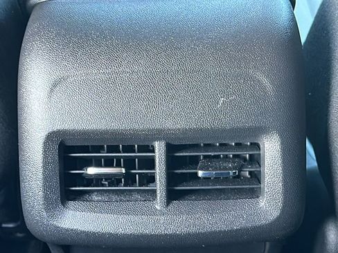 Used 2019 Chevrolet Equinox LT image 21