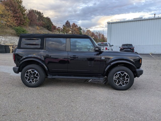 Used 2023 Ford Bronco Outer Banks AWD/4WD image 4