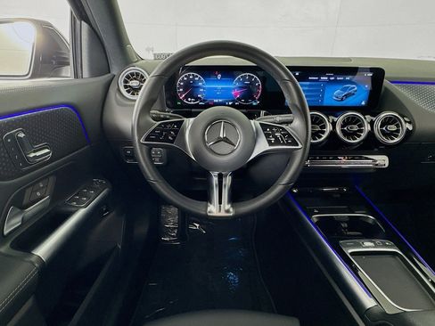 Certified 2025 Mercedes-Benz GLA 250 image 5