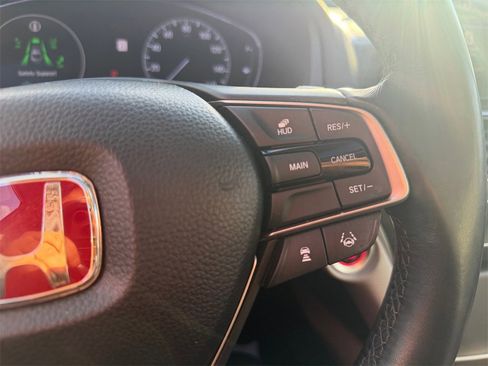 Used 2018 Honda Accord Touring image 27