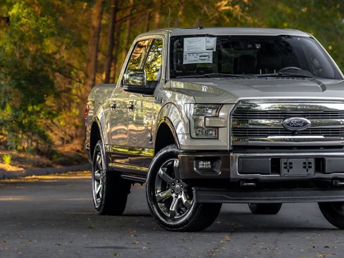 Used 2017 Ford F150 King Ranch w/ Equipment Group 601A Luxury AWD/4WD image 28