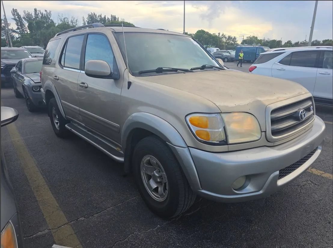 Used 2002 Toyota Sequoia SR5 w/ Convenience Pkg RWD image 3