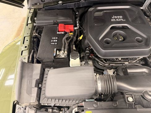 Used 2022 Jeep Wrangler Unlimited Sahara image 25