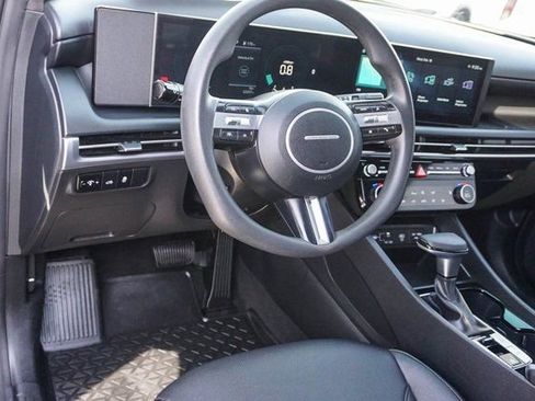 Used 2025 Hyundai Santa Cruz SEL image 9