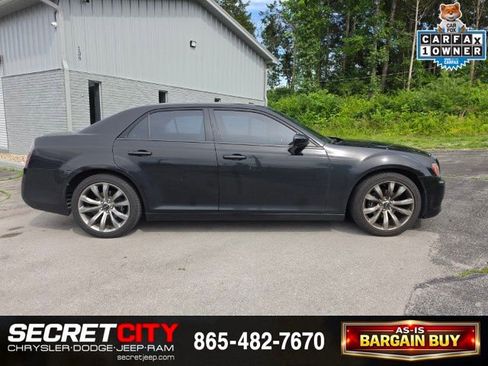 Used 2014 Chrysler 300 S RWD image 4
