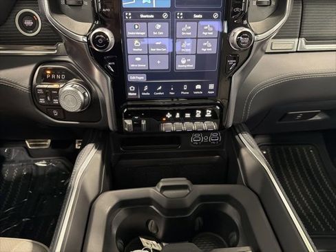 Used 2022 RAM 1500 Limited AWD/4WD image 17