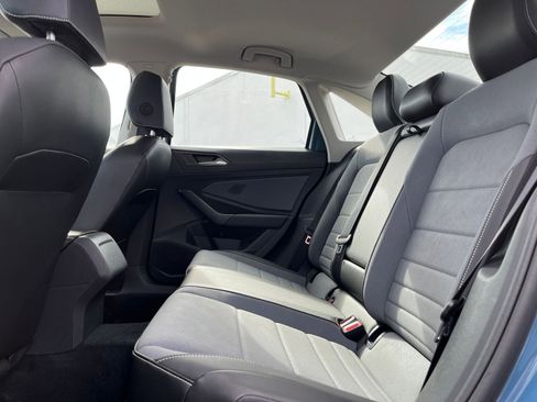 Used 2025 Volkswagen Jetta SE image 25