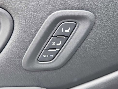 Certified 2024 Honda Pilot Touring image 14