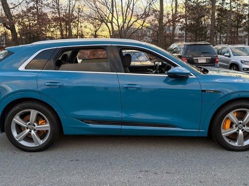 Used 2019 Audi e-tron Premium Plus image 9