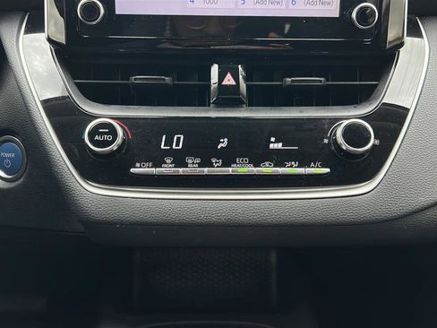 Used 2020 Toyota Corolla LE FWD image 19
