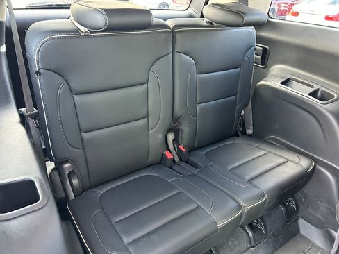 Used 2022 GMC Acadia Denali w/ Denali Ultimate Package image 36