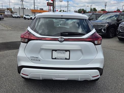 Used 2025 Nissan Kicks Play S FWD image 10