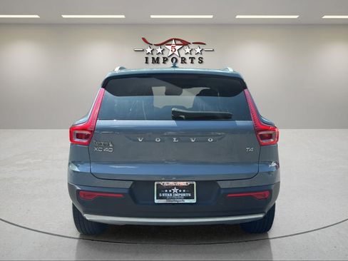 Used 2020 Volvo XC40 T4 Momentum FWD image 4
