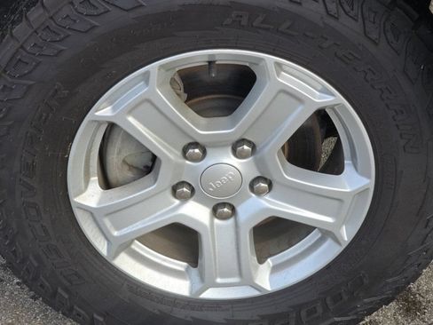 Used 2021 Jeep Wrangler Unlimited Sport AWD/4WD image 9