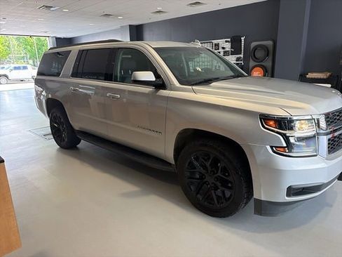 Used 2018 Chevrolet Suburban LT AWD/4WD image 4