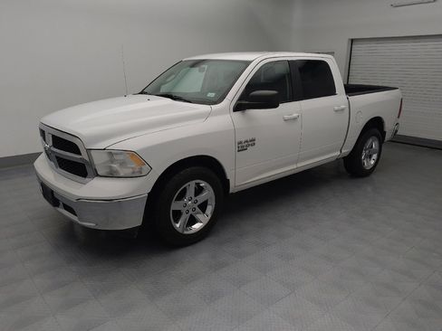 Used 2021 RAM 1500 Classic SLT image 2