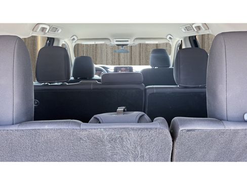 Used 2025 Nissan Pathfinder S FWD image 3