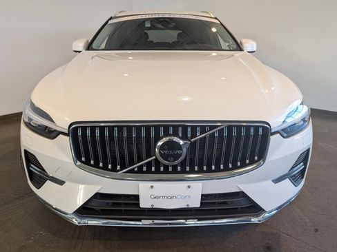 Used 2023 Volvo XC60 B5 Plus image 2
