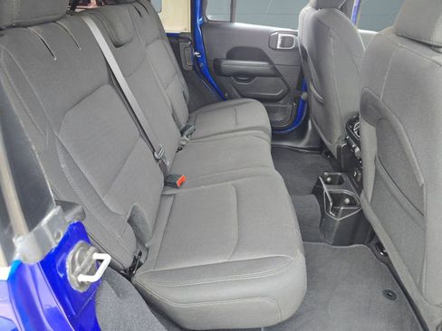 Used 2019 Jeep Wrangler Unlimited Sahara image 28