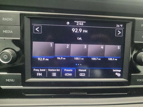 Used 2024 Volkswagen Jetta SE image 25