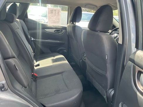 Used 2021 Nissan Rogue Sport S image 12