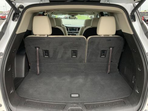 Used 2019 Buick Enclave Essence FWD image 11
