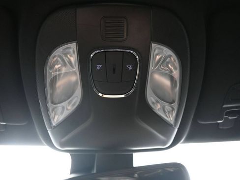 Used 2025 Jeep Compass Trailhawk AWD/4WD image 19
