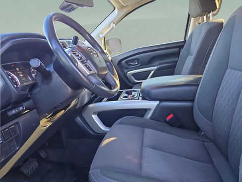 Used 2021 Nissan Titan SV w/ SV Convenience Package image 26