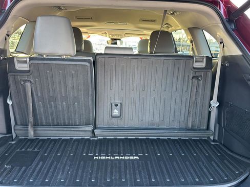 Certified 2020 Toyota Highlander XLE image 30