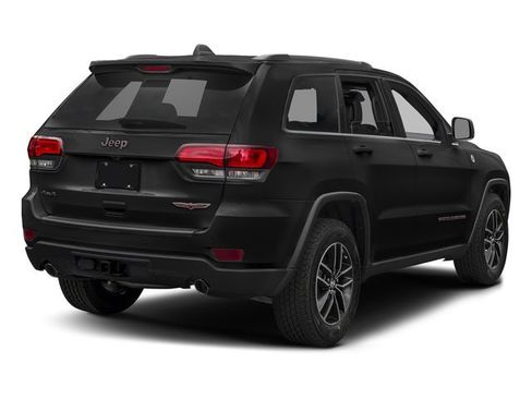 Used 2017 Jeep Grand Cherokee Trailhawk w/ Trailhawk Luxury Group AWD/4WD image 2