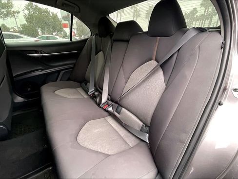Used 2020 Toyota Camry LE FWD image 18