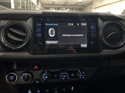 Used 2019 Toyota Tacoma TRD Off-Road w/ Technology Package image 21