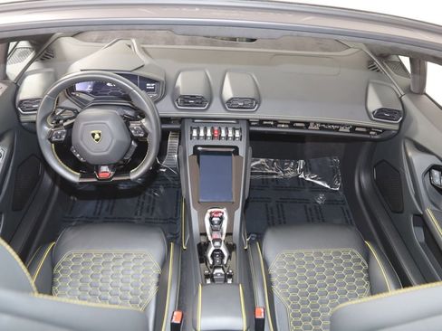 Used 2023 Lamborghini Huracan EVO image 49