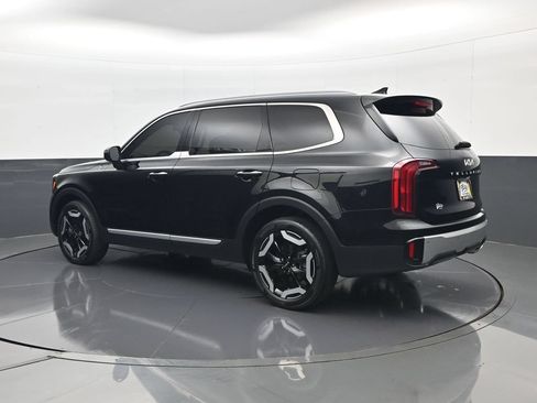Used 2023 Kia Telluride S w/ S Sunroof Package FWD image 8