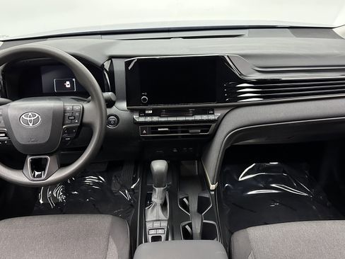 Used 2025 Toyota Camry LE image 26