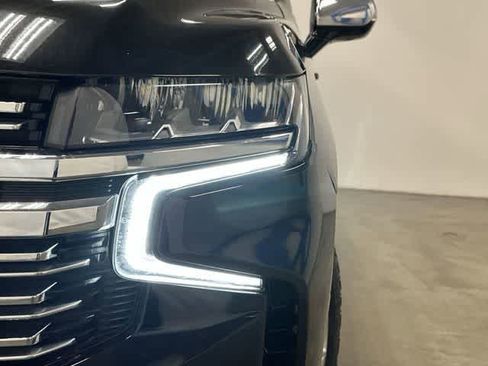 Used 2023 Chevrolet Suburban Premier AWD/4WD image 32