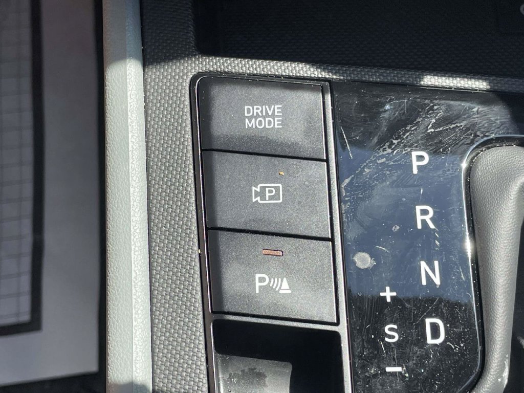 Used 2024 Hyundai Elantra Limited FWD image 24