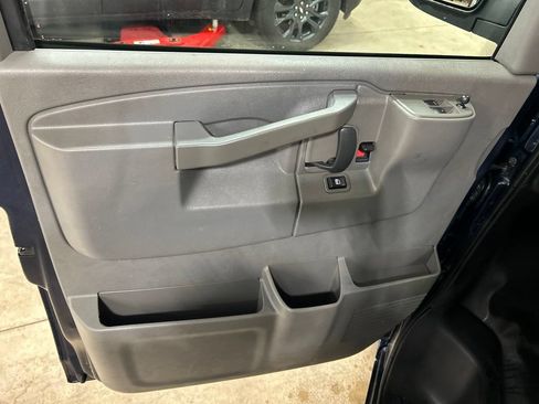 Used 2019 Chevrolet Express 2500 w/ Driver Convenience Package RWD image 14