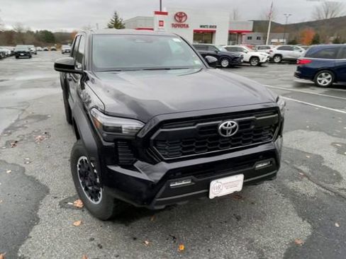 New 2025 Toyota Tacoma TRD Off-Road image 2