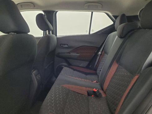 Used 2022 Nissan Kicks SR w/ Interior Electronics Package FWD image 18