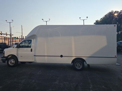 New 2025 GMC Savana 3500 Extended w/ Power Convenience Package RWD image 8
