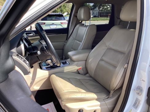 Used 2017 Jeep Grand Cherokee Limited image 27