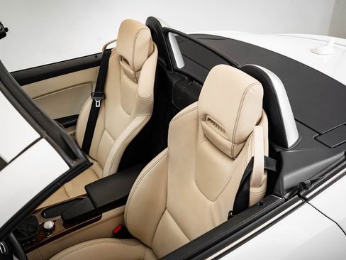 Used 2015 Mercedes-Benz SLK 250 image 15