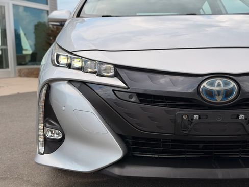 Used 2020 Toyota Prius Prime Limited FWD image 9