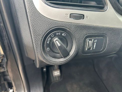Used 2018 Dodge Journey SE w/ Blacktop Package FWD image 19