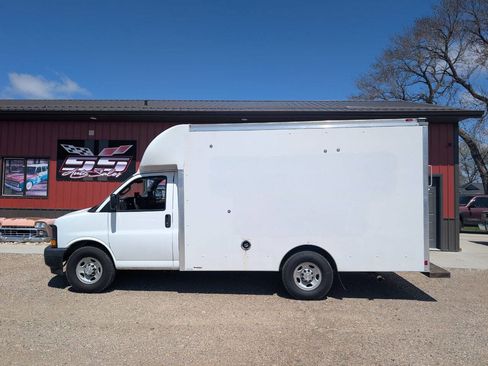 Used 2017 Chevrolet Express 3500 image 1